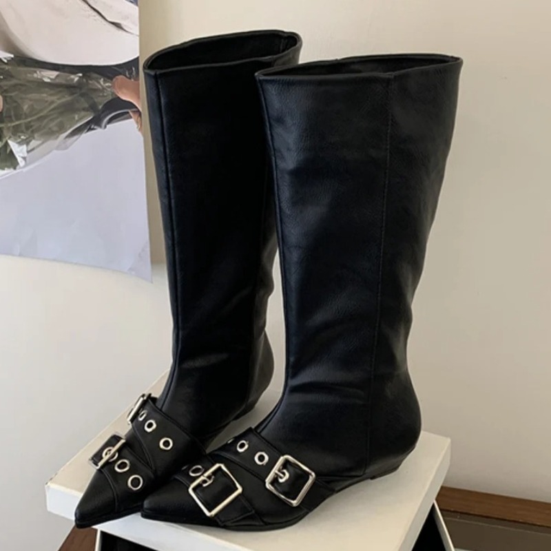 Street Fashion Winter - Unique Metal Buckle Decoration Mid-calf Boots